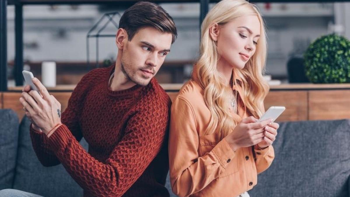 الغيرة بين الزوجين: متى تكون صحية ومتى تصبح مشكلة حقيقية؟